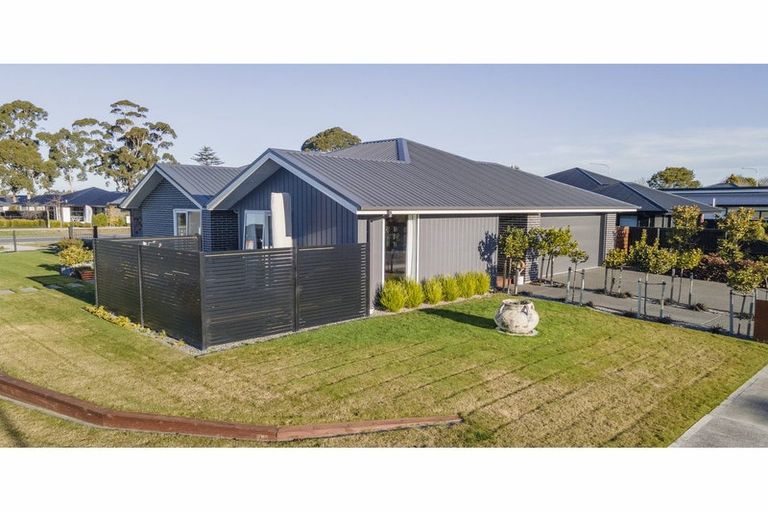 Photo of property in 1 Tara Crescent, Woodend, 7610