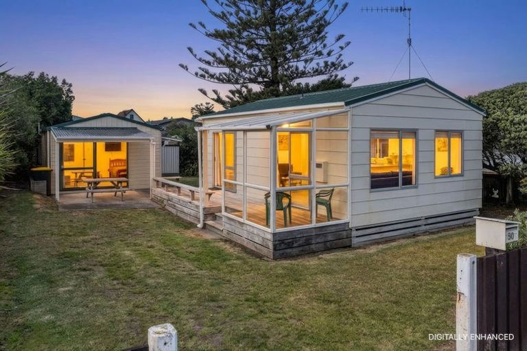 Photo of property in 50 Park Avenue, Waitarere Beach, Levin, 5510