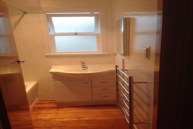 Photo of property in 89 Verbena Road, Birkdale, Auckland, 0626