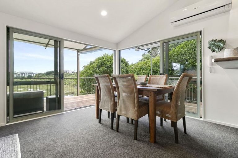 Photo of property in 2/34 Mcbreen Avenue, Northcote, Auckland, 0627