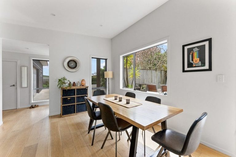 Photo of property in 37a Donnelly Street, Oakura, 4314