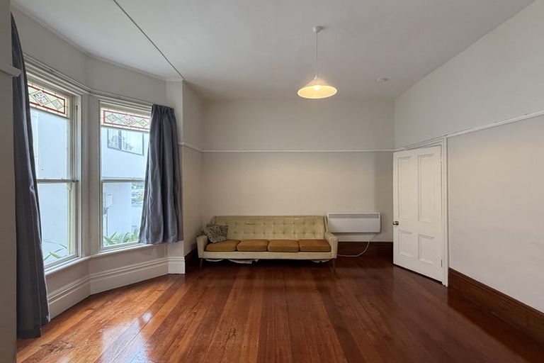 Photo of property in 4 Myrtle Crescent, Mount Cook, Wellington, 6021