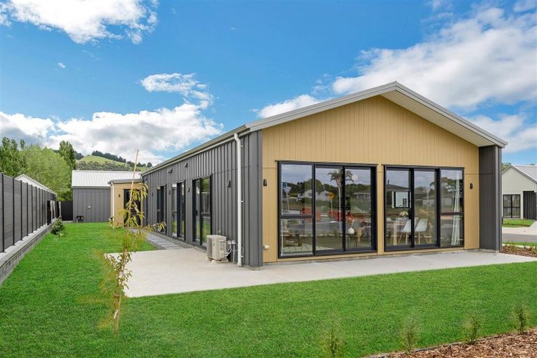 Photo of property in 64 Mataikokako Loop, Kawakawa Bay, 2585