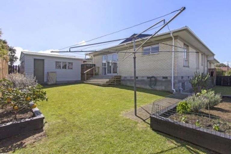 Photo of property in 41 Walworth Avenue, Pakuranga Heights, Auckland, 2010
