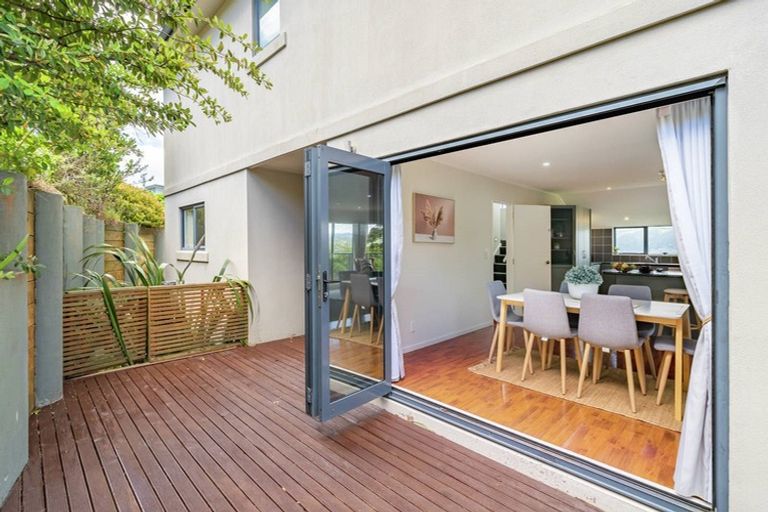 Photo of property in 114 Tirohanga Road, Tirohanga, Lower Hutt, 5010