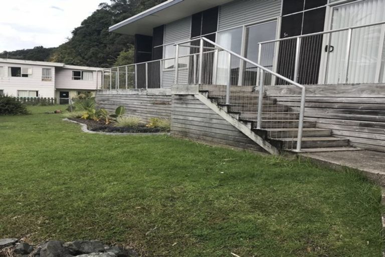 Photo of property in 5a Waiwera Place, Merrilands, New Plymouth, 4312