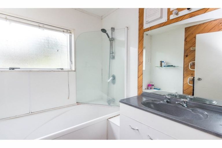 Photo of property in 1/63 Pleasant Road, Glen Eden, Auckland, 0602