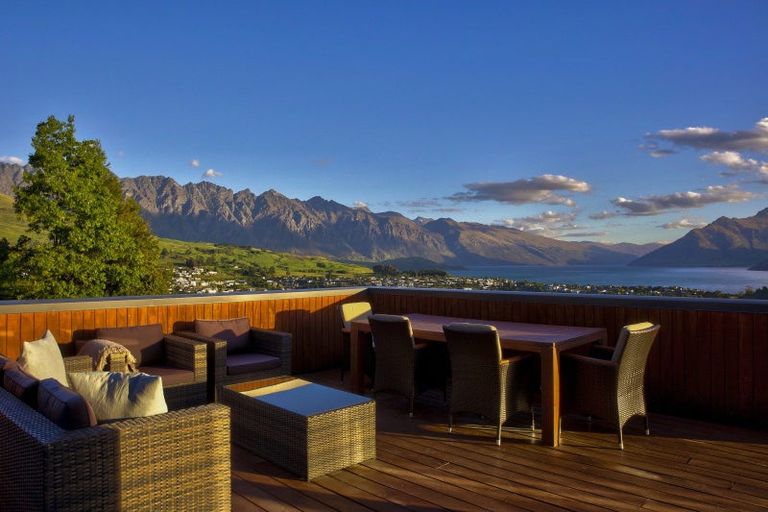 Photo of property in 54 Panorama Terrace, Queenstown, 9300