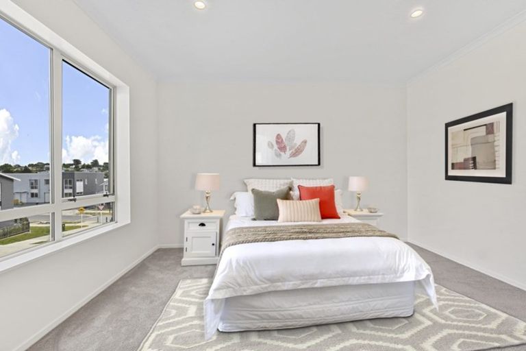 Photo of property in 8 George Mcwhirter Avenue, Massey, Auckland, 0614