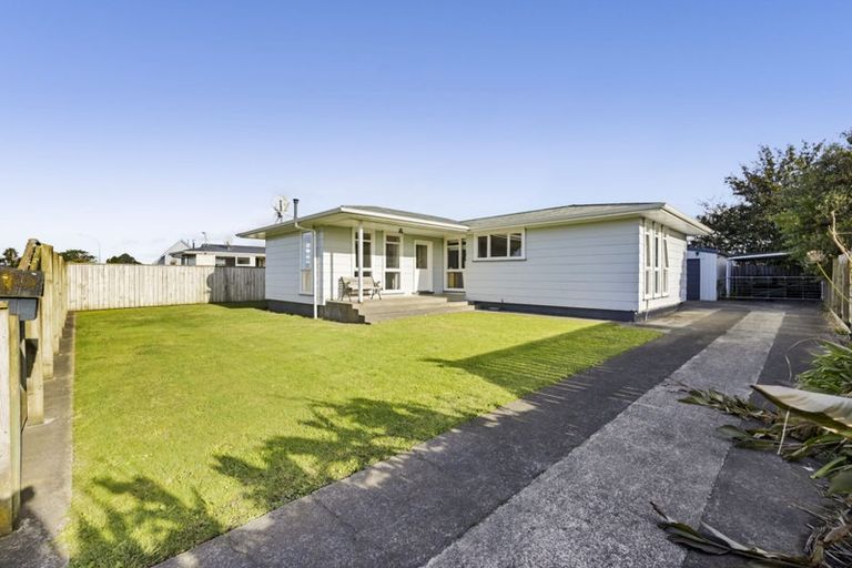Photo of property in 25 Kamahi Avenue, Hawera, 4610
