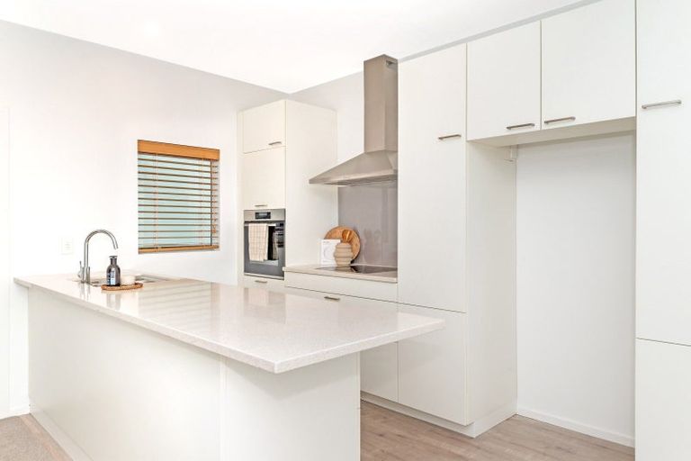 Photo of property in 2/4 Reads Quay, Gisborne, 4010