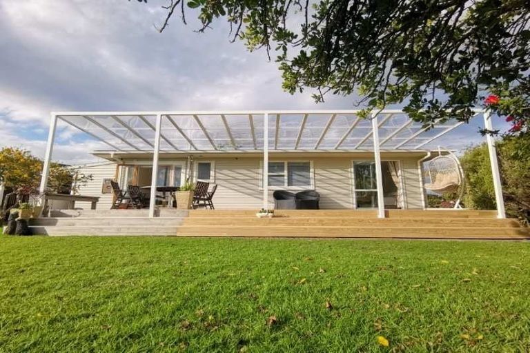 Photo of property in 121 Muir Avenue, Mangere Bridge, Auckland, 2022