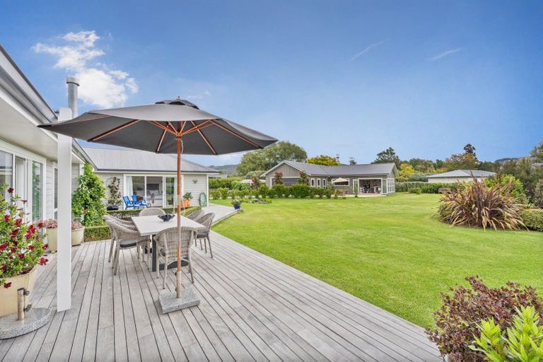 Photo of property in 10 Austin Drive, Whitianga, 3510