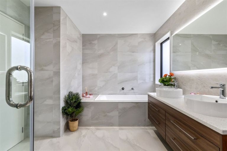 Photo of property in 8 Tawatawa Street, Long Bay, Auckland, 0630
