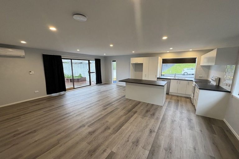 Photo of property in 1 Hellyers Street, Birkdale, Auckland, 0626