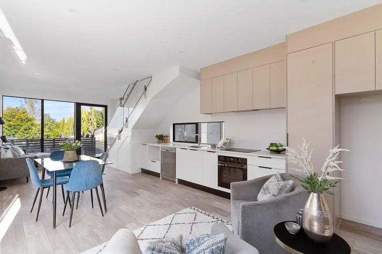 Photo of property in 14d Andrew Road, Howick, Auckland, 2010