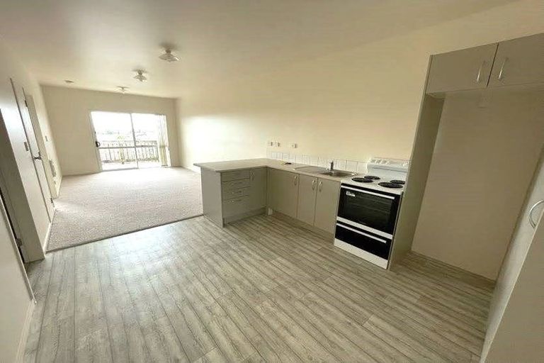 Photo of property in 14/242 Great North Road, Henderson, Auckland, 0612