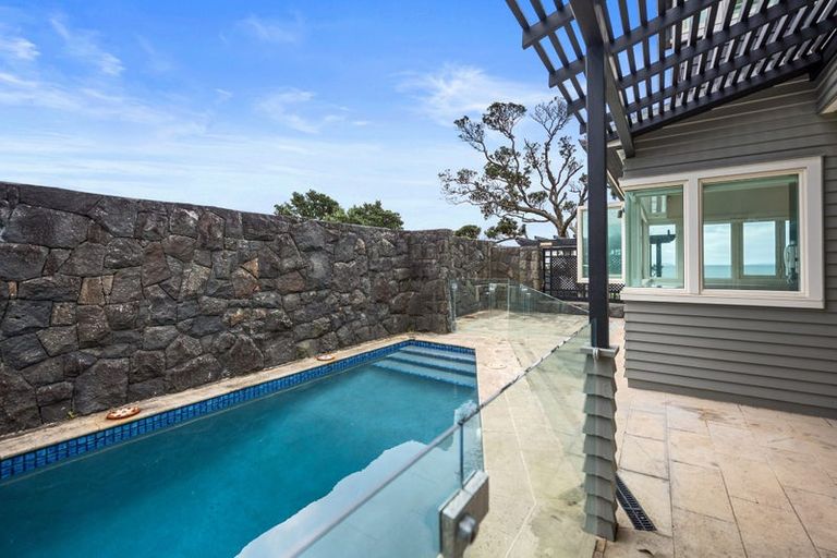 Photo of property in 47 Saltburn Road, Milford, Auckland, 0620