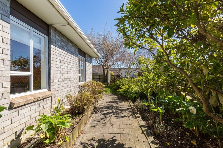 Photo of property in 10 James Cook Drive, Whitby, Porirua, 5024