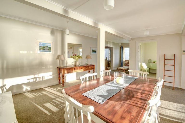Photo of property in 35 Oxley Crescent, Broad Bay, Dunedin, 9014