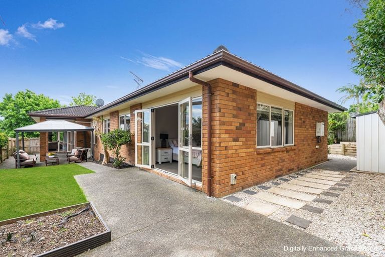 Photo of property in 8 Neaptide Close, Red Beach, 0932