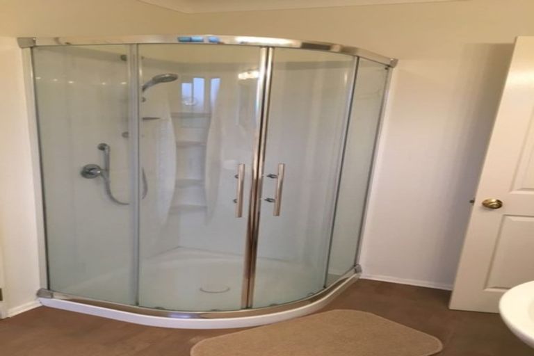 Photo of property in 22 Whitford Place, Rototuna North, Hamilton, 3210