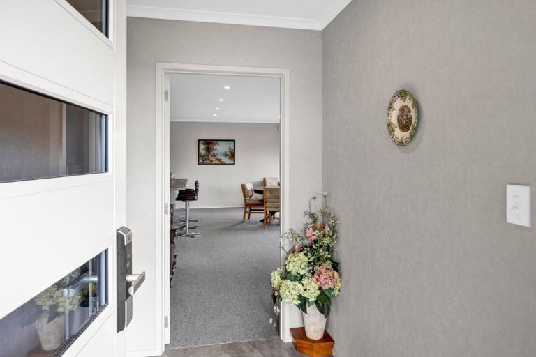 Photo of property in 35 Cloten Road, Stratford, 4332