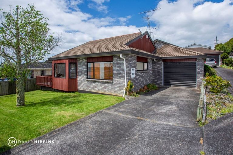 Photo of property in 1/12 Anne Road, Hillcrest, Auckland, 0627