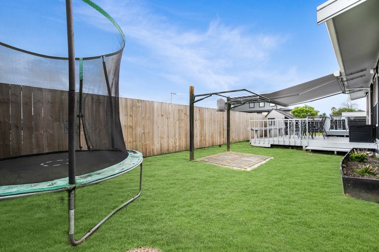 Photo of property in 67b Manuroa Road, Takanini, 2112