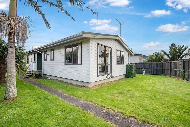 Photo of property in 247 Tukapa Street, Westown, New Plymouth, 4310