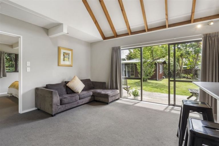 Photo of property in 34a Lauderdale Road, Birkdale, Auckland, 0626