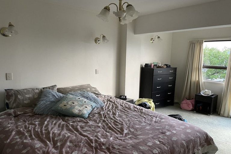 Photo of property in 64 Island Bay Road, Beach Haven, Auckland, 0626