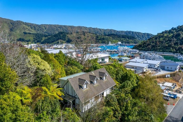Photo of property in 5 Newgate Street, Picton, 7220