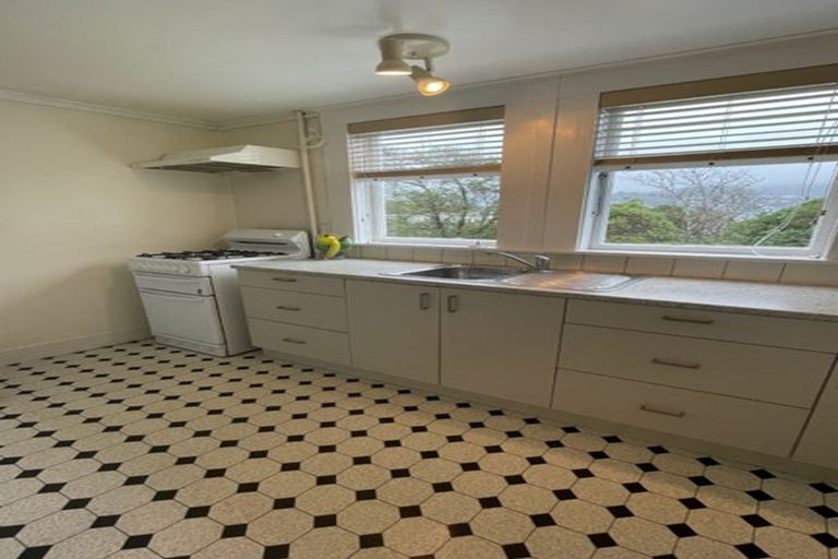 Photo of property in 8 Pitt Street, Wadestown, Wellington, 6012