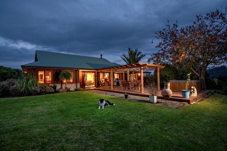 Photo of property in 193 Paparoa Road, Wainui, Opotiki, 3198