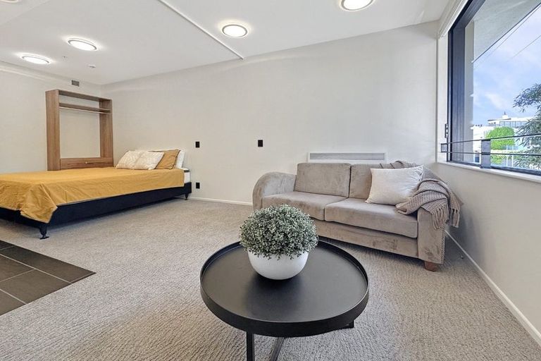 Photo of property in 201/3 Roxburgh Street, Mount Victoria, Wellington, 6011