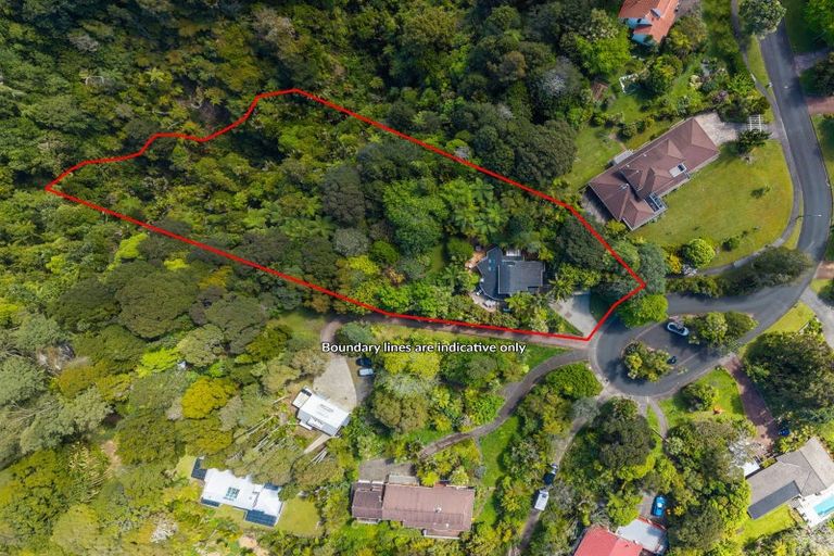 Photo of property in 19 Atarua Gardens, Waiatarua, Auckland, 0604