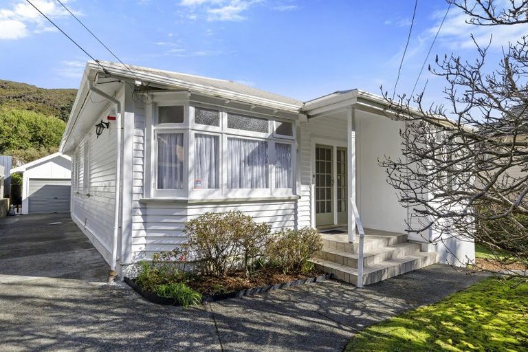 Photo of property in 62 Norton Park Avenue, Fairfield, Lower Hutt, 5011
