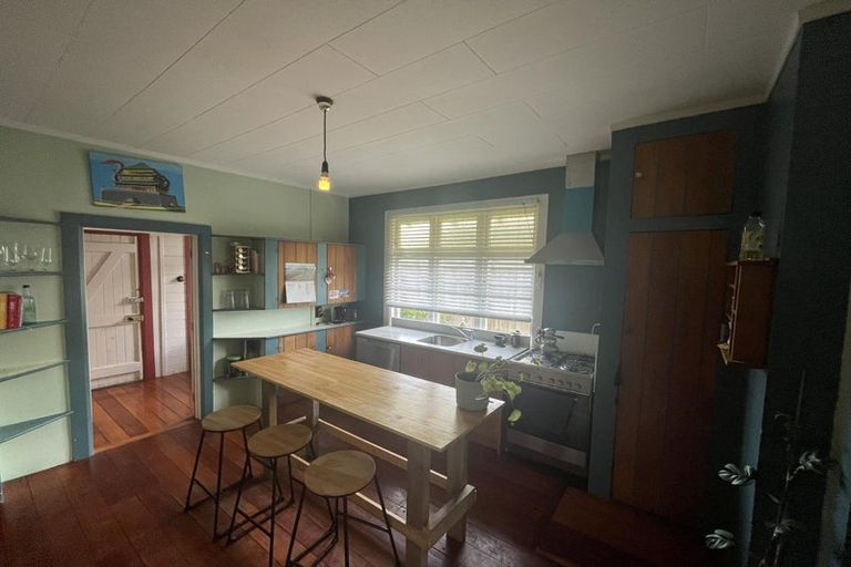 Photo of property in 50 Featherston Street, Takaro, Palmerston North, 4412