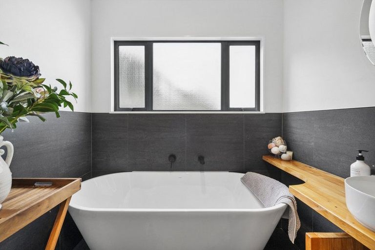 Photo of property in 3 Pilot Lane, Whitby, Porirua, 5024