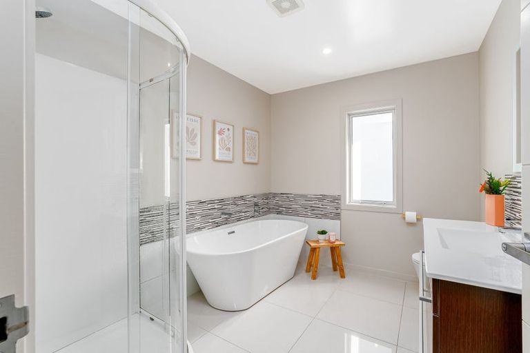 Photo of property in 48 Endeavour Drive, Whitby, Porirua, 5024