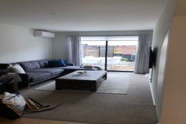 Photo of property in 4/255 Kilmore Street, Christchurch Central, Christchurch, 8011