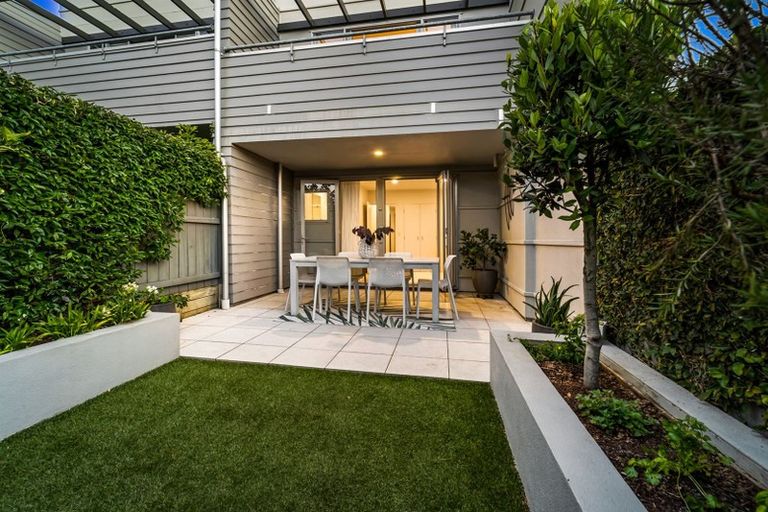 Photo of property in Habitat Apartments, 17/31 Byron Avenue, Takapuna, Auckland, 0622