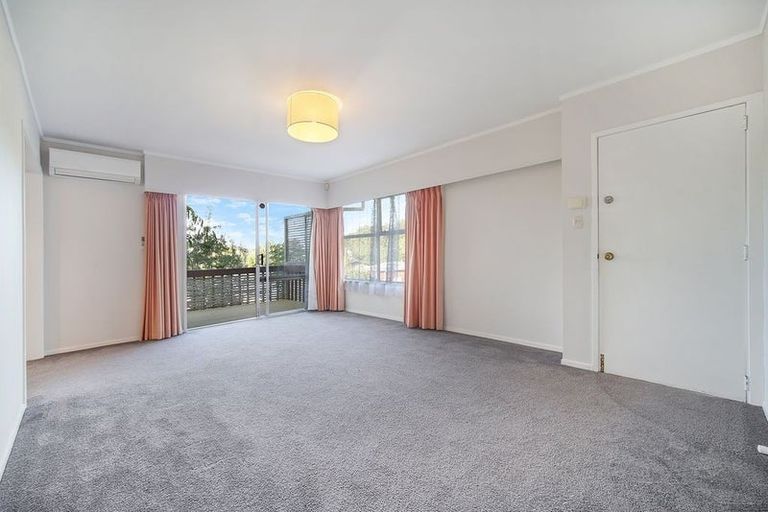 Photo of property in 25 Walnut Lane, Browns Bay, Auckland, 0630