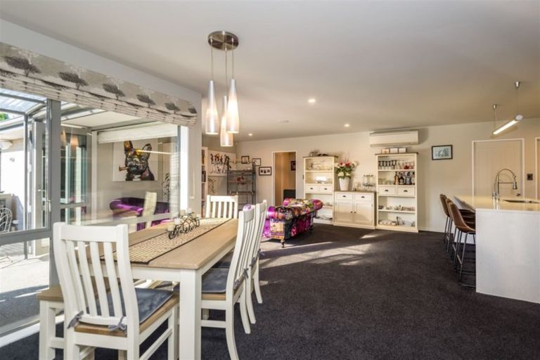 Photo of property in 31 Davaar Crescent, Broomfield, Christchurch, 8042