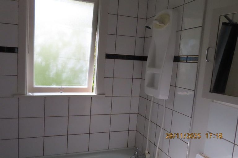 Photo of property in 382 West Coast Road, Glen Eden, Auckland, 0602