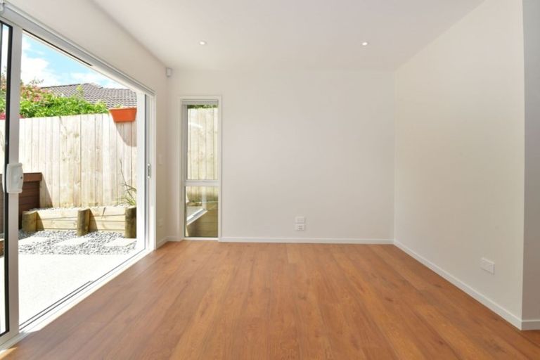 Photo of property in 2 Miran Lane, Red Beach, 0932