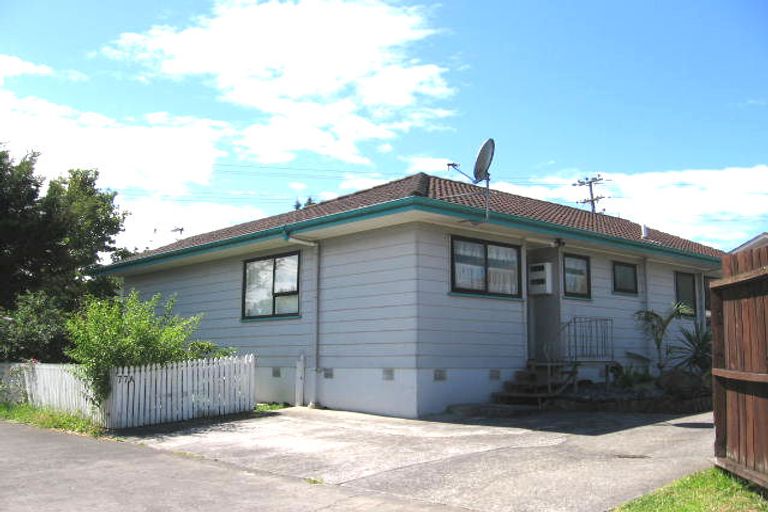 Photo of property in 1/77 Santiago Crescent, Unsworth Heights, Auckland, 0632
