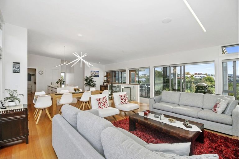 Photo of property in 10 Convent Road, Bluff Hill, Napier, 4110