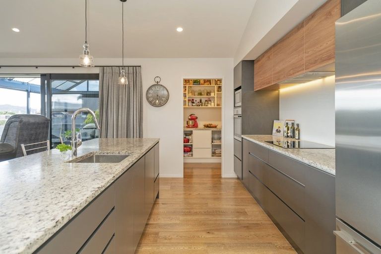 Photo of property in 20 Topping Place, Whitianga, 3510